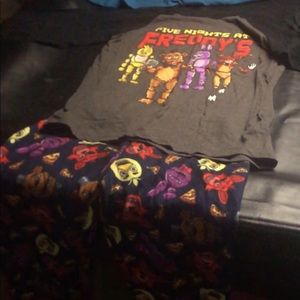 Pant size child 14-16 shirt size xl